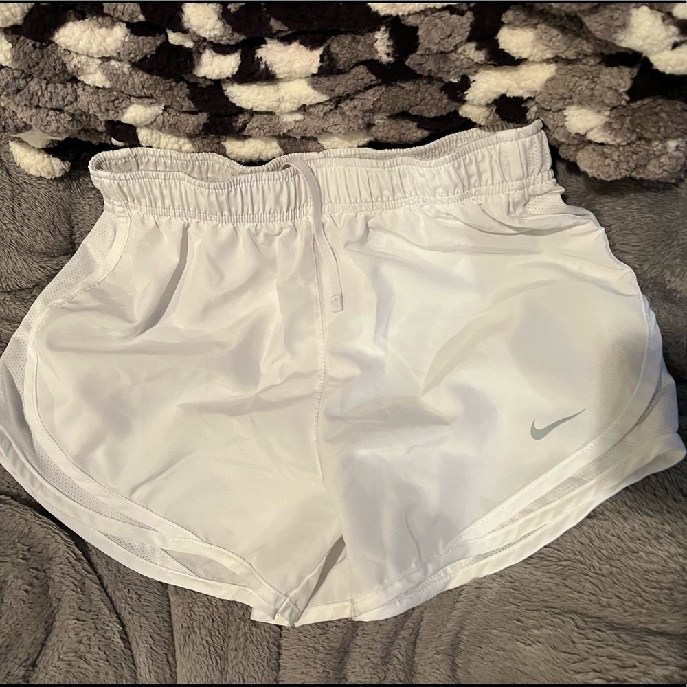 New while Nike Shorts Size small